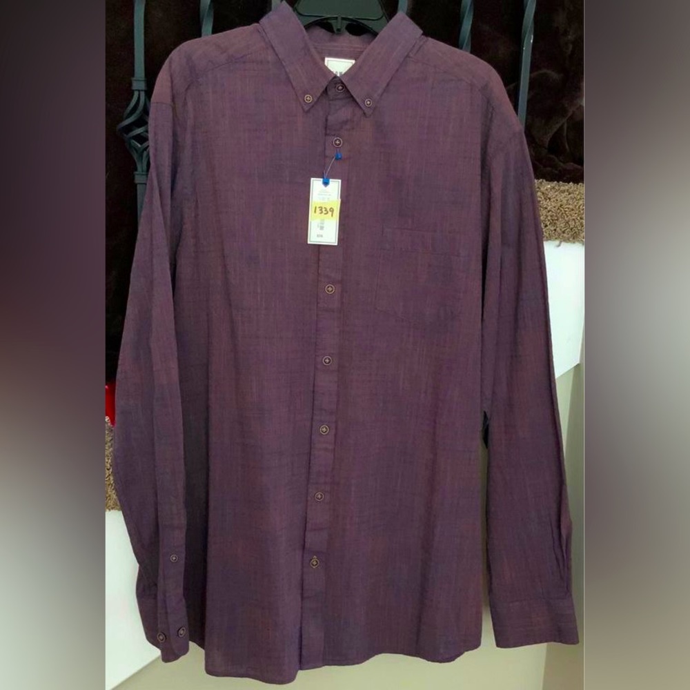 Mens BRAND NEW Size XLT Long Sleeve Shirt.   #1339